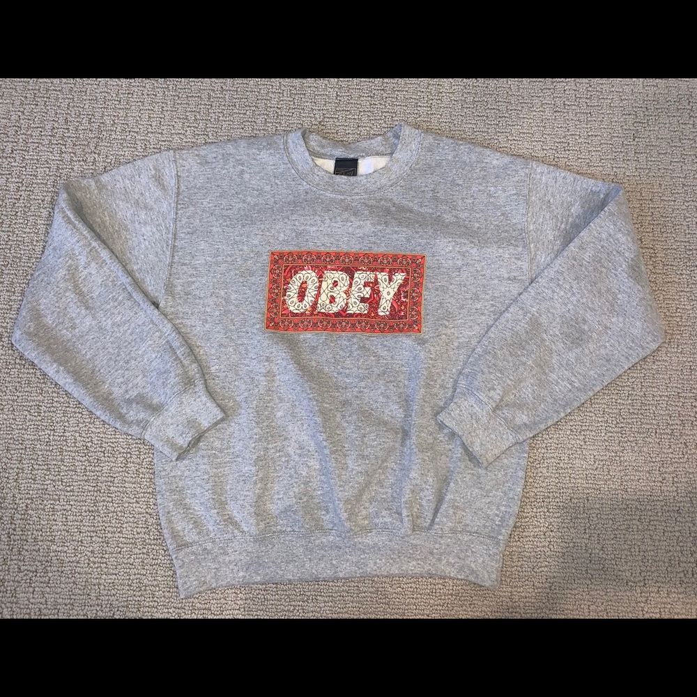 Obey light gray crew neck sweatshirt